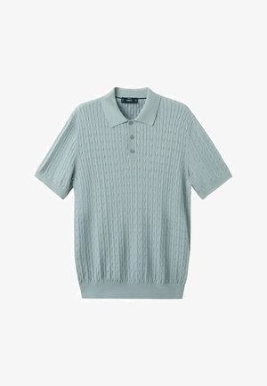 Polo de manga corta de color verde claro con patrón de punto de cable, tres botones y ribete acanalado en el dobladillo y puños.