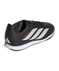 Μαύρο ποδοσφαιρικό παπούτσι Adidas Predator με λευκές τρεις ρίγες, κόκκινο λογότυπο, λευκή σόλα και καφέ σχεδιασμένη εξωτερική σόλα, εμφανιζόμενο σε ελαφριά γωνία.