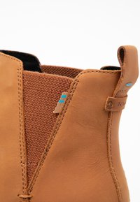 TOMS Botines bajos - beige