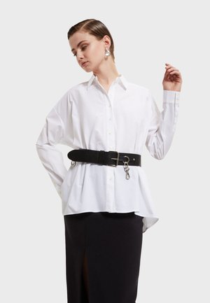 Bluza s gumbima - white