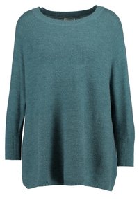 Turkusowy sweter z dzianiny o luźnym kroju, szerokim dekolcie i długich rękawach. Charakteryzuje się mankietami z prążków i fakturowaną tkaniną.