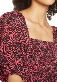 Gestuz Vardagsklänning - pink