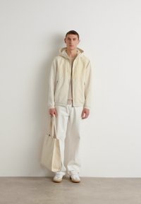Thumbnail Image 2