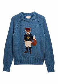 Pulover tricotat albastru, care prezintă un personaj de vulpe îmbrăcat într-o ținută sportivă cu o șapcă, material texturat și manșete și margine cu nervuri.