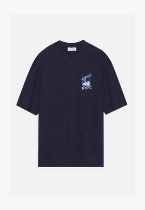 T-shirt en coton bleu marine avec des manches courtes, un col rond et un imprimé graphique avec le texte "SEND NOODS" et des baguettes sur le devant.