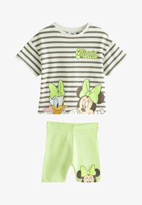 Valittu, black white