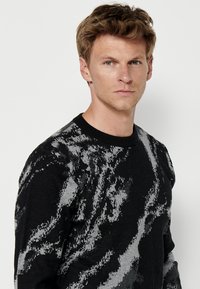 Koroshi Vesta - black