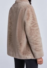 SET Vinterfrakke - beige