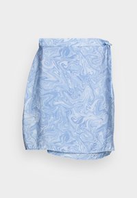 Vaaleansininen kietaisuhame, jossa on valkoinen ja tummempi sininen marmorikuvio ja sivusolki.