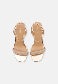 MICHAEL Michael Kors CARRIE  - Sandaalid - gold