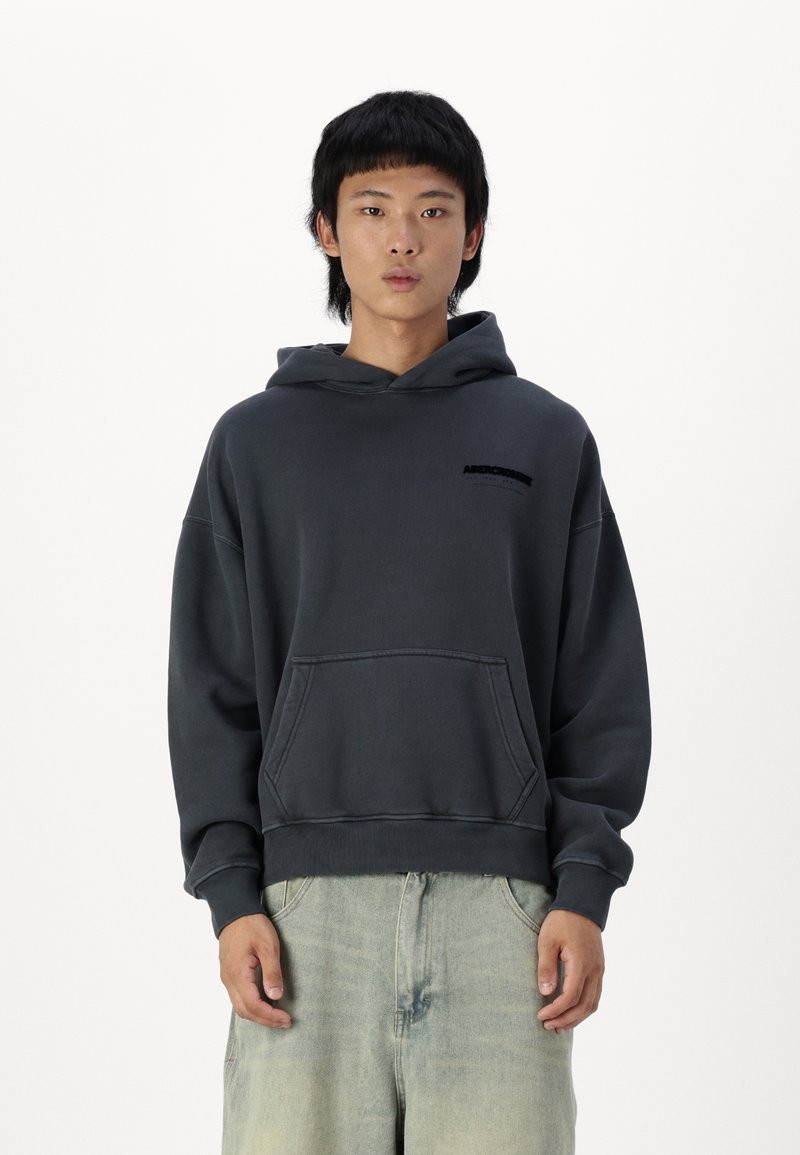 Abercrombie & Fitch Džemperis su gobtuvu - woodland gray