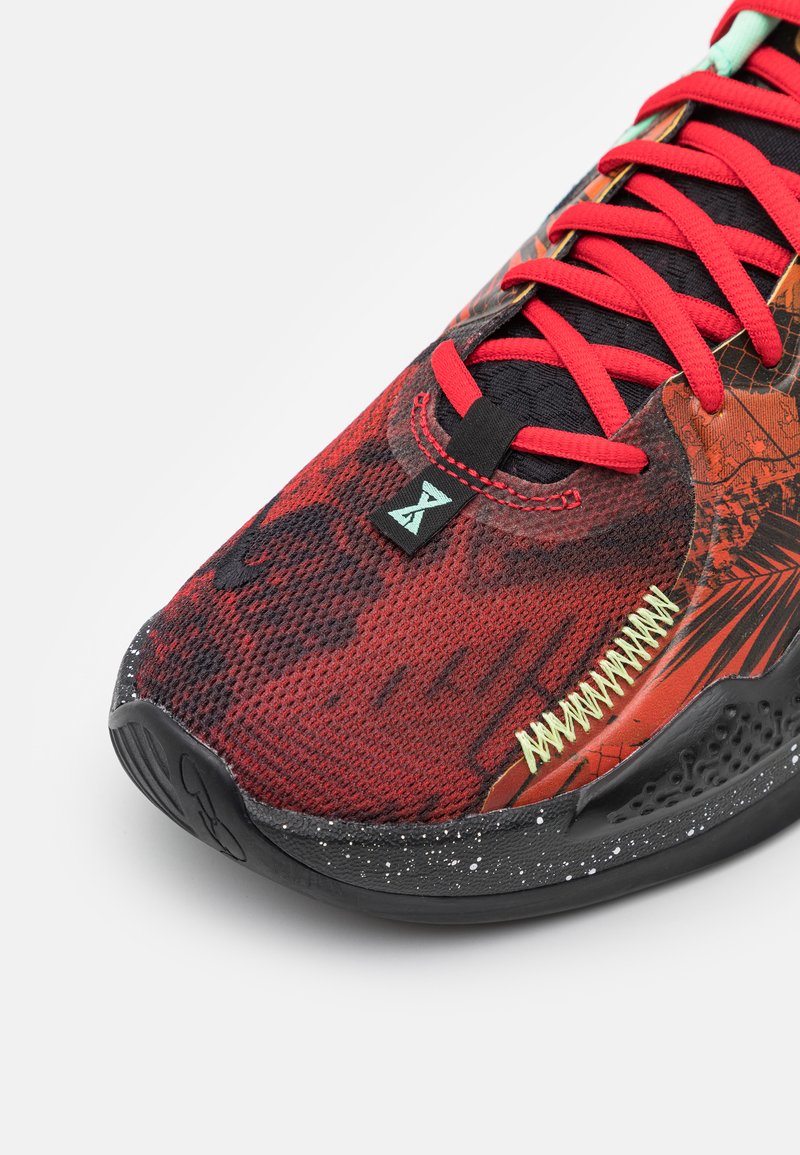 nike performance pg5