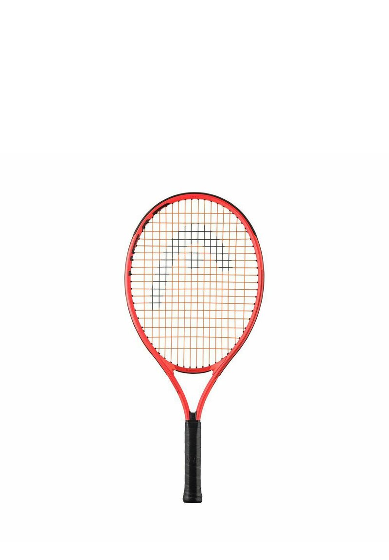 Raqueta de tenis roja con cabeza redonda y agarre negro. Presenta un patrón de rejilla de cuerdas y un logotipo en el centro. Diseño ligero.