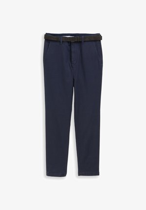 Mørkeblå bukser med sidelommer og et sort bælte, præsenteret mod en hvid baggrund.