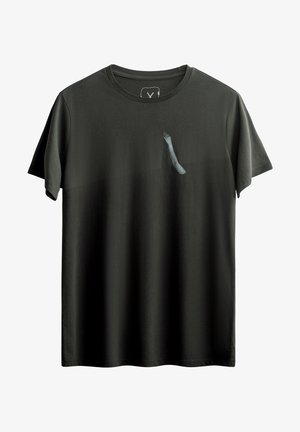 Zwarte katoenen t-shirt met een subtiele afbeelding van een arm op de voorkant. Korte mouwen en een ronde halslijn. Zachte textuur.