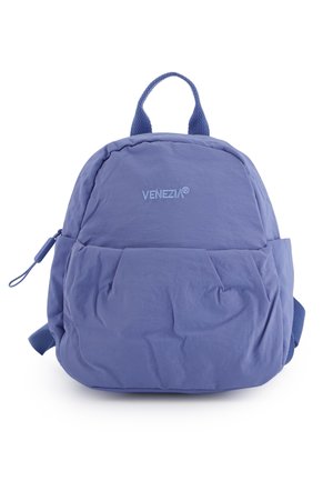 Malý fialový batoh s přední kapsou, horním úchytem a vyšitým logem "VENEZIA" na přední straně.
