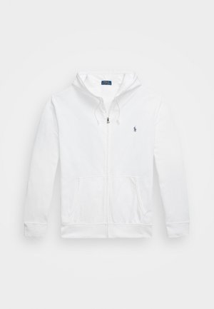 Sudadera blanca con cremallera, hecha de un material suave, con un bolsillo tipo canguro, capucha con cordón y logo bordado en el lado izquierdo del pecho.