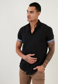 REGULAR FIT - Shirt - black