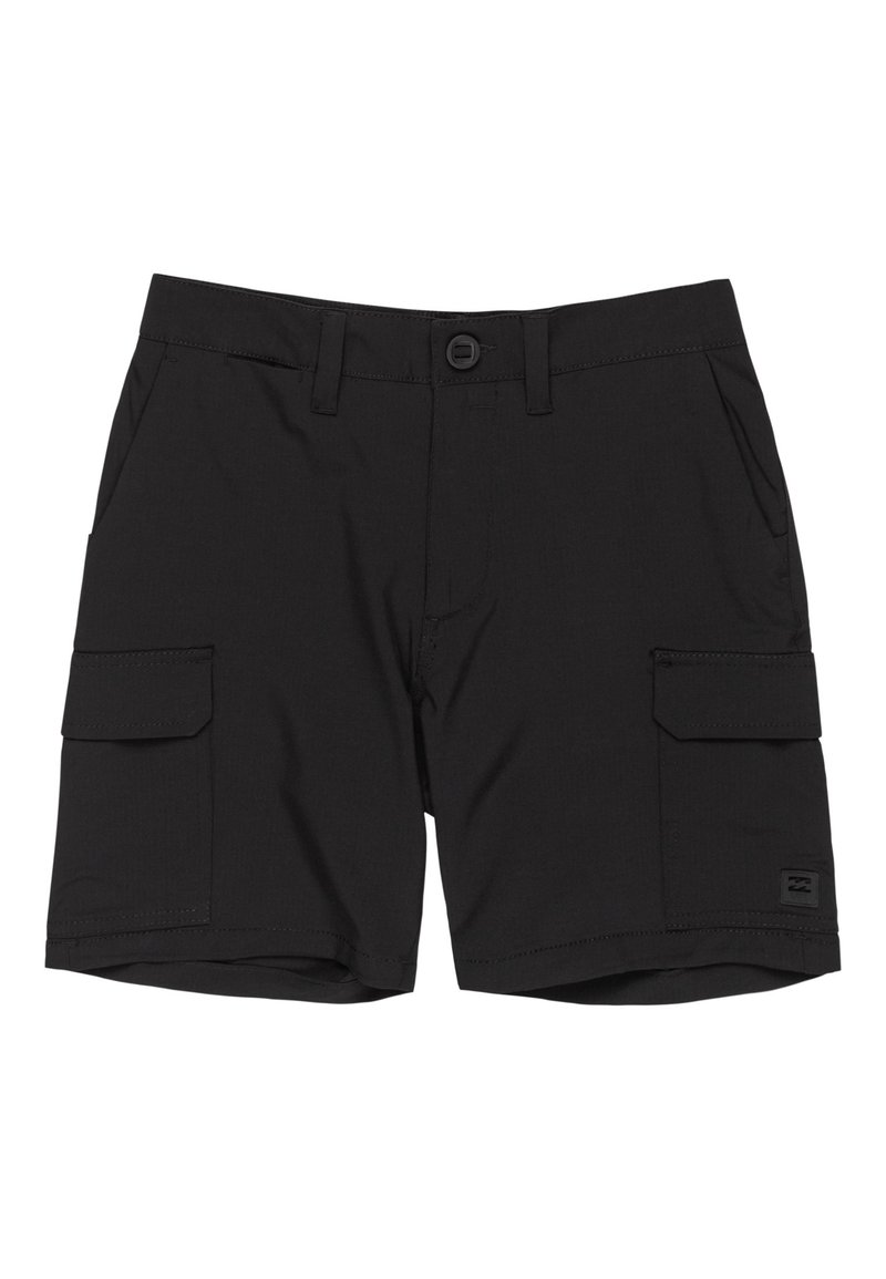 Shorts cargo noirs en matériau léger, avec deux poches latérales, deux poches cargo, une fermeture à bouton et une étiquette de marque sur l'ourlet.