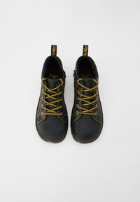Dr. Martens RAFFE CHURCH UNISEX - Nööritavad poolsaapad - black wyoming
