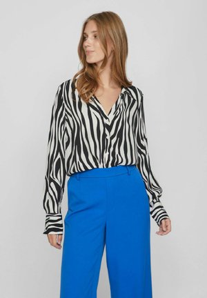 VILA V AUSSCHNITT - Blusa - black
