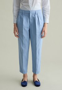 PIOMBO WITH DARTS - Pantaloni - sky blue
