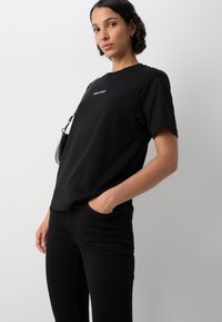 Marc O'Polo SHORT SLEEVE ROUND NECK RELAXED FIT LOGO TEE - Βασικό μπλουζάκι - black