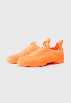 adidas by Stella McCartney, TAEKWONDO, pomarańczowy