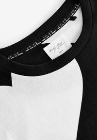 Next REGULAR FIT  - Camicia da notte - black white heart