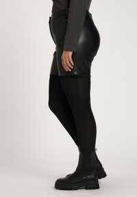 Ulla Popken TAILLE CONFORTABLE - Shorts - black
