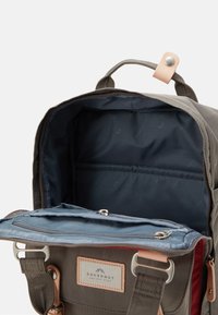 Doughnut MACAROON BACKPACK UNISEX - Mochila - bordeaux/grey