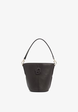 Juoda tekstūruota kibiro formos rankinė su viena petneša ir ant priekinės dalies įspaustu susipynusiu „LB“ logotipu.