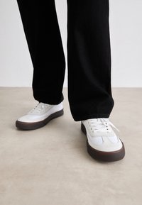Tommy Hilfiger CUPSET TERRACE - Zapatillas - white