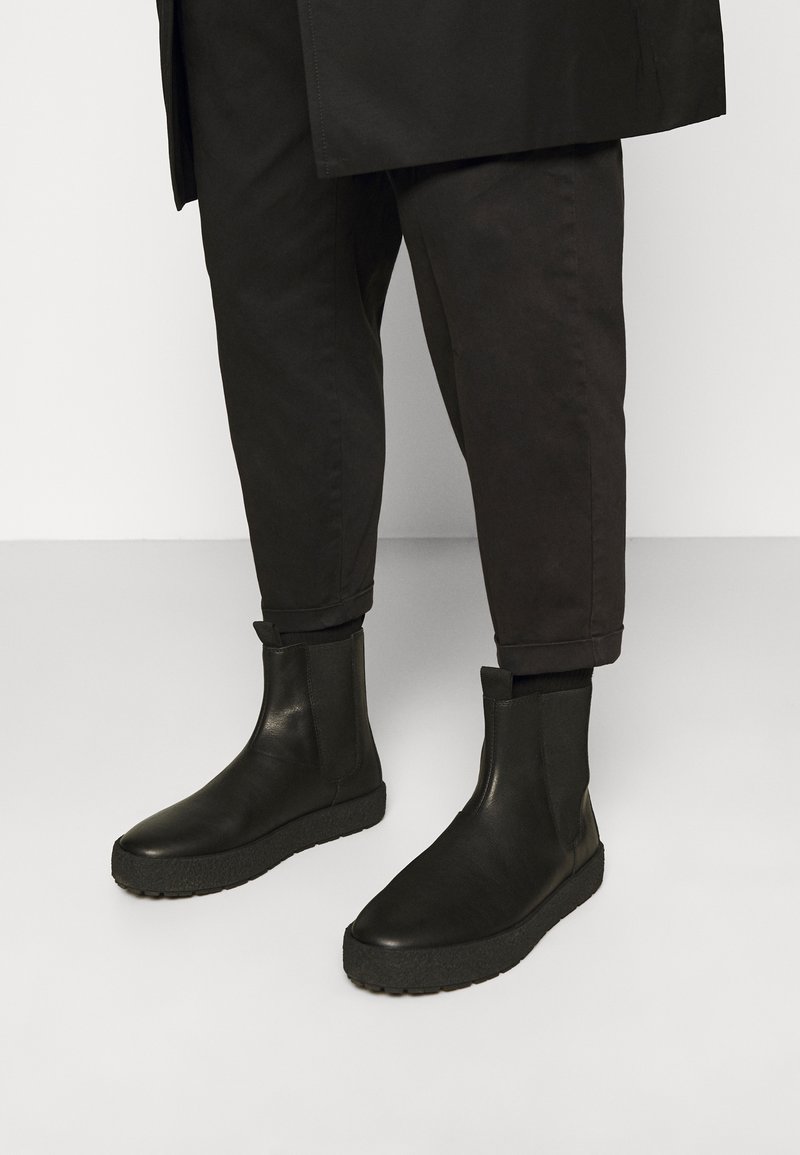 Vagabond FRED - Botas clássicas de cano curto - black