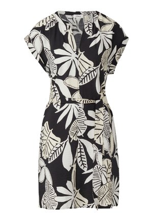 Bloemendress in zwart-wit, met een V-hals, korte mouwen en een ceintuur in de taille, gemaakt van lichte stof met een gestructureerde afwerking.