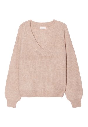 Suéter beige de cuello en v hecho de un suave tejido acanalado. Presenta mangas largas con puños ajustados y un ajuste relajado.