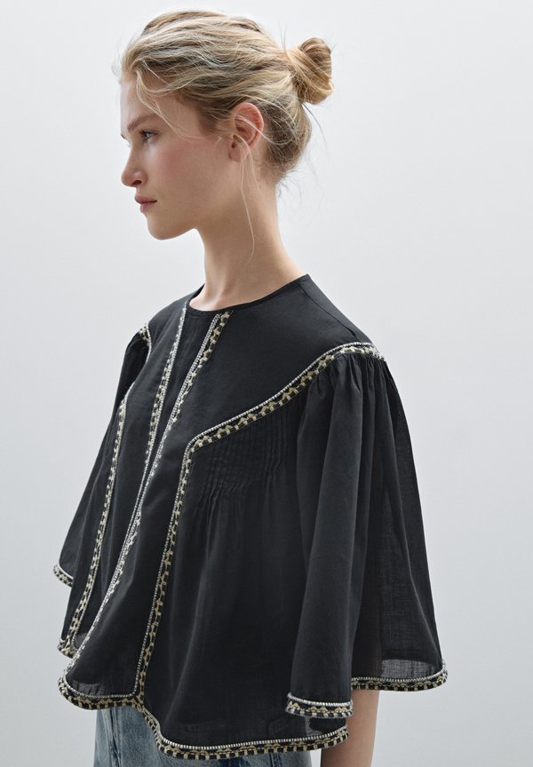 FLOWY WITH EMBROIDERED DETAILS - Blouse4