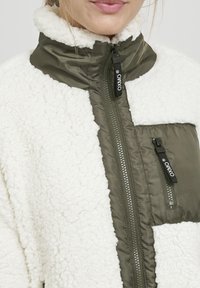 Oxmo Giacca in pile - white