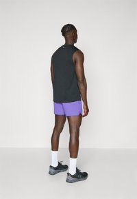 Salomon SENSE SHORTS - Short de sport - liberty