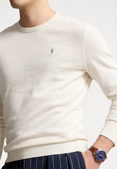 Polo Ralph Lauren COTTON-CASHMERE CREWNECK SWEATER - Jersey de punto - deckwash white