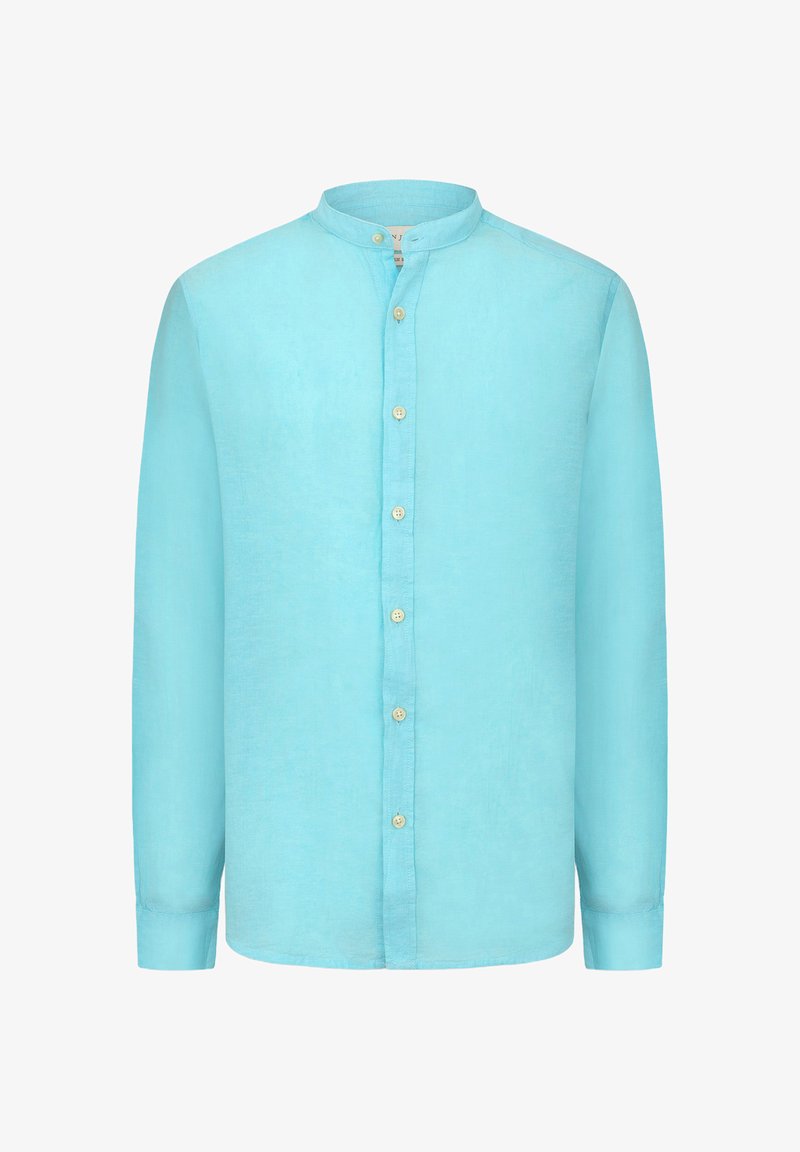 Hellblaues Langarmhemd mit Stehkragen und vorderen beigen Knöpfen, aus leichtem Stoff gefertigt.