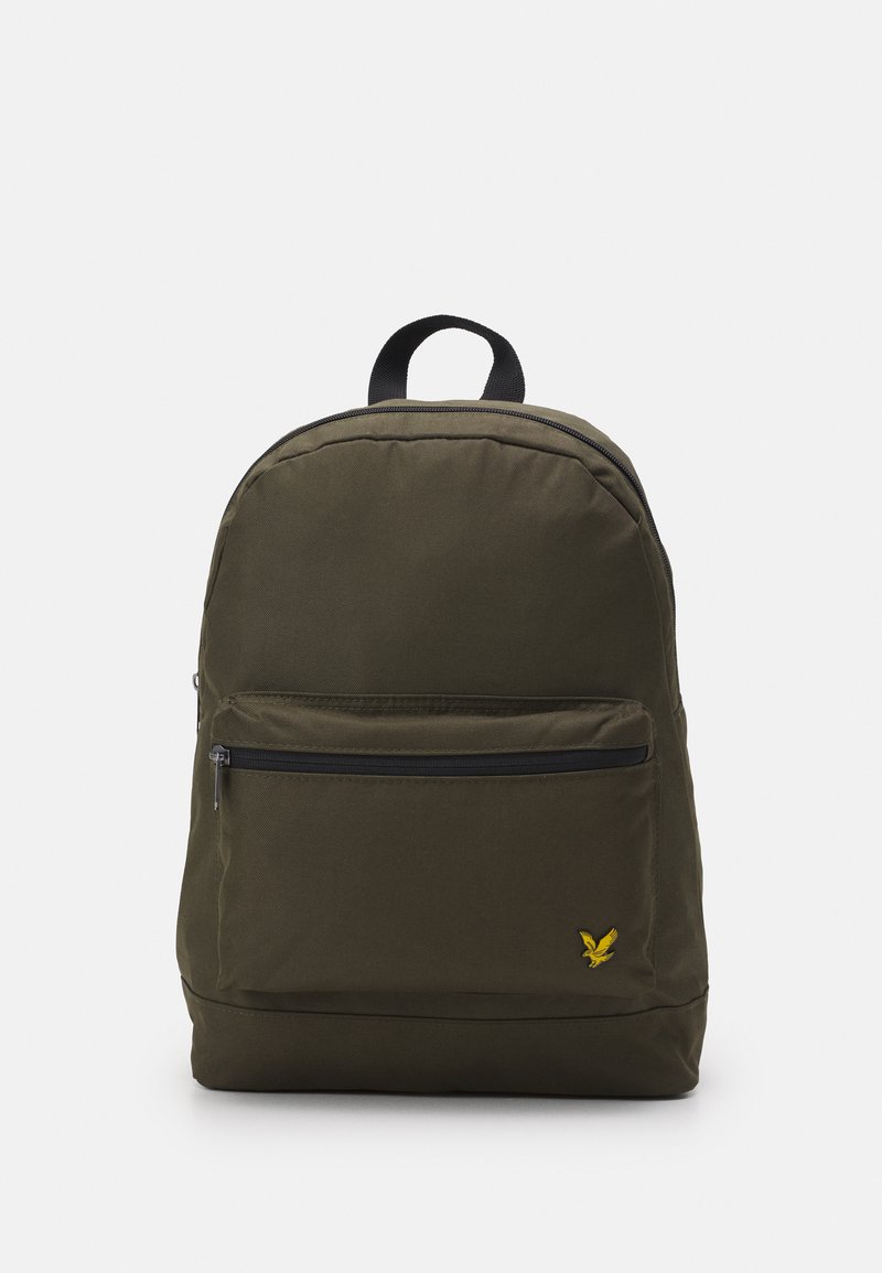 Zaino di tessuto verde con forma arrotondata, manico superiore, tasca anteriore con zip e un piccolo logo giallo. Presenta cerniere e dettagli neri.