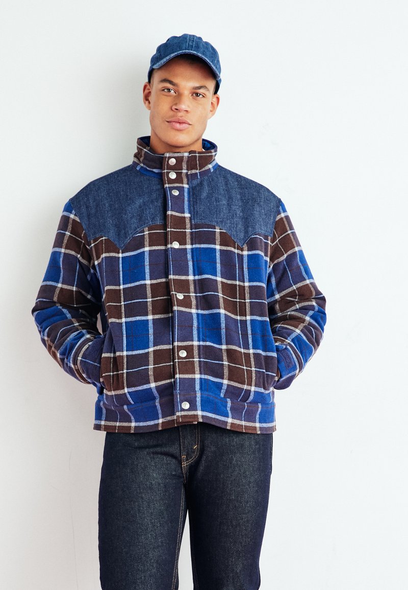 Levi's Webster Western Puffer Men's Jacket (1-Pack), Valiant Poppy Levi's Webster Western Puffer Men's Jacket (1-Pack), Valiant Poppy