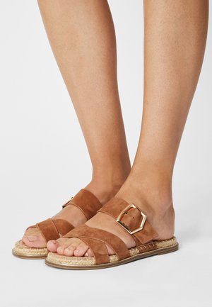 Tamaris Mules - muscat