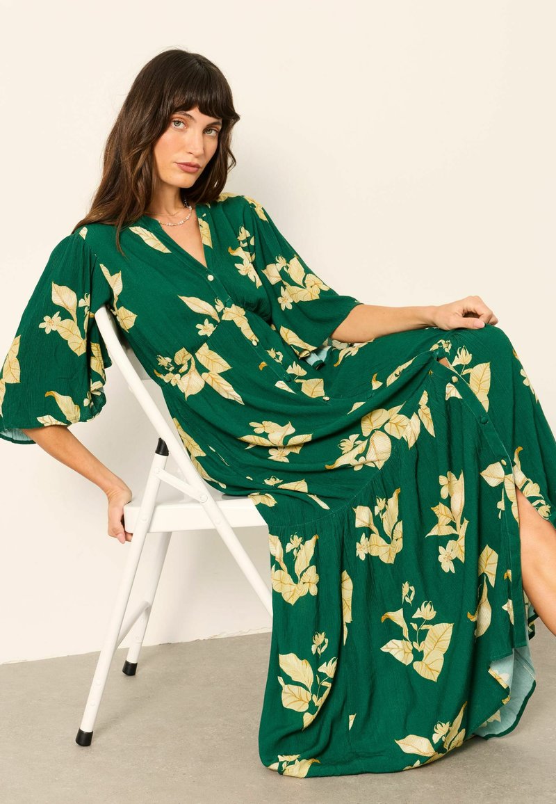 Green Maxi dresses to max out your style online