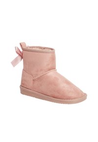 Botines rosas de terciopelo con punta redonda y detalle de lazo en el costado. El forro texturizado y la suela suave aumentan la comodidad y el calor.