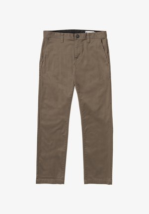 Chinos de algodón marrones con un ajuste slim, que cuentan con un cierre de botón, dos bolsillos laterales y un dobladillo limpio. Textura suave, diseño minimalista.
