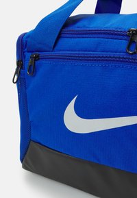Nike Performance XS DUFFLE 25L UNISEX - Sportska torba - game royal/black/(metallic silver)