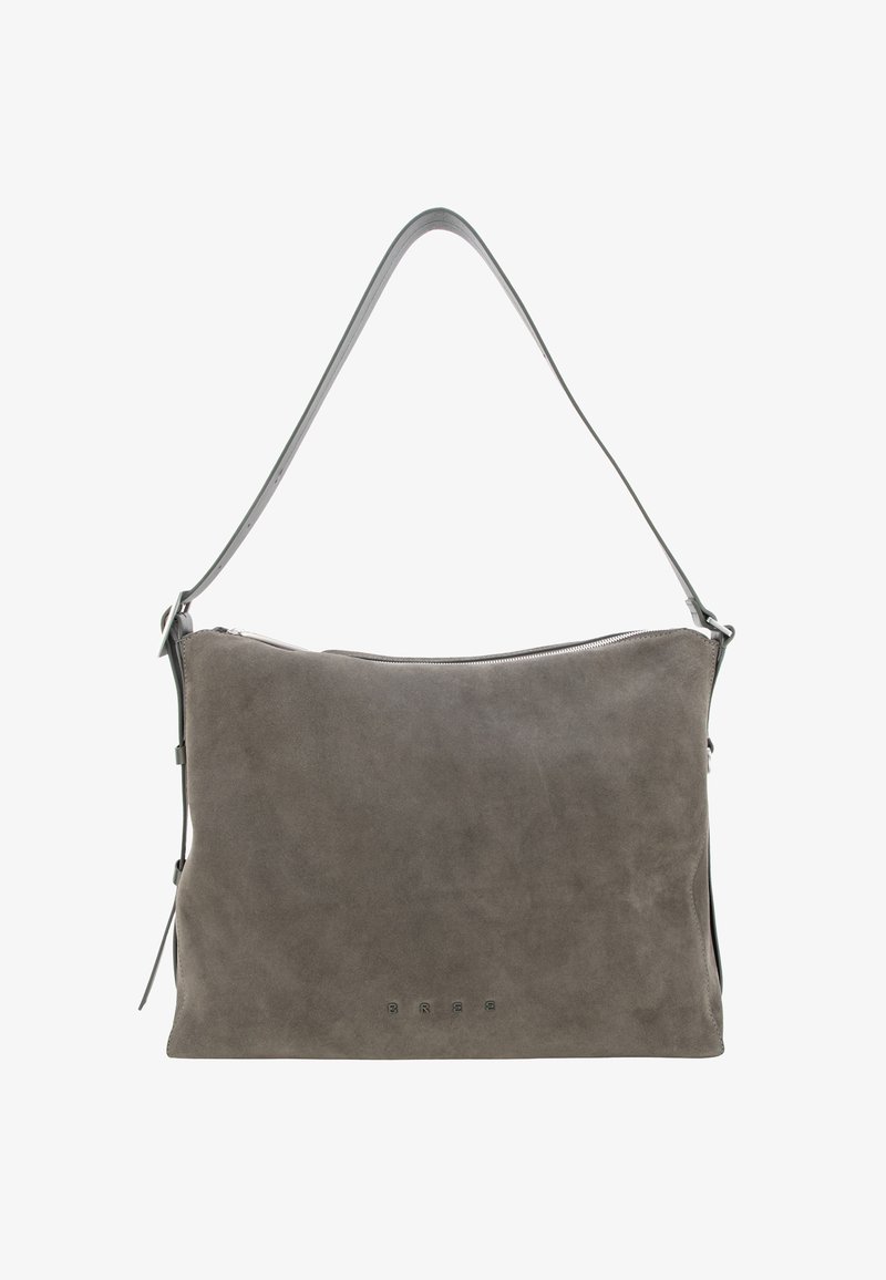 Graue Wildleder-Umhängetasche mit verstellbarem Riemen, Reißverschluss oben und kleinem, eingeprägtem Markennamen "BREE" unten in der Mitte.