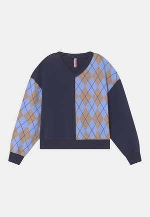 Navyblauw katoenen sweatshirt met V-hals en cropped lengte, met een diamantpatroon in bruin en lichtblauw aan één zijkant. Ribgebreide manchetten en onderrand.